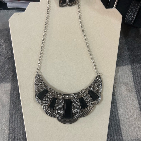 Quick Show - Picture 3 of 8